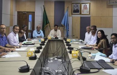 বিশ্ববিদ্যালয় শিক্ষক