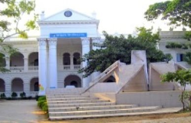 জগন্নাথ বিশ্ববিদ্যালয়ে প্রথম বর্ষের ক্লাস